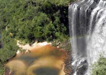 Cachoeira do Lageado Grande em Sengês, PR