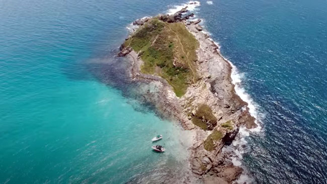 Ilha do Pontal, em frente à praia do Pontal, em, Arraial do Cabo