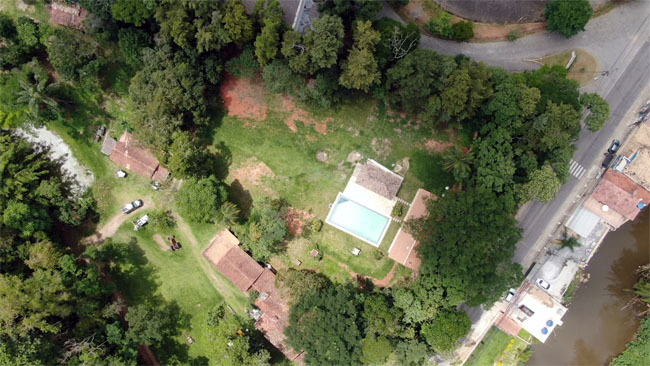 Vista aérea do Pouso Donana Camping em Itaiapava
