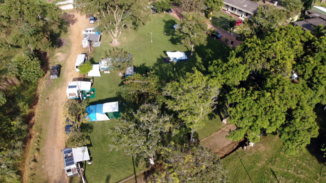 Área de barracas e Veículos de Recreação no Camping Dona Esmeralda