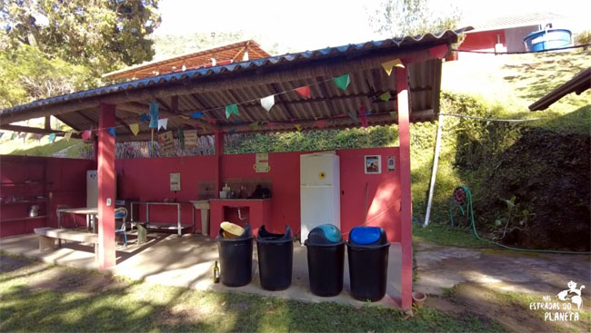 Cozinha comunitária do Camping Cantinho Doce em Lumiar
