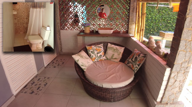 Sala de estar e banheiros no Camping Espaço Overlander em Petrópolis