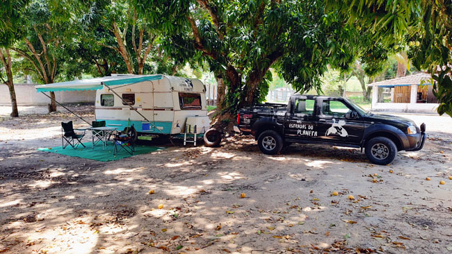 Estacionados no Itaúna Surf Camping em Saquarema