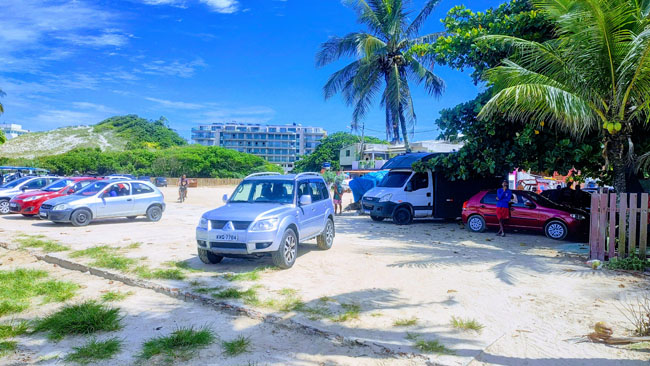 Ponto de estacionamento para MHs na Duna Preta, Praia do Forte - Cabo Frio