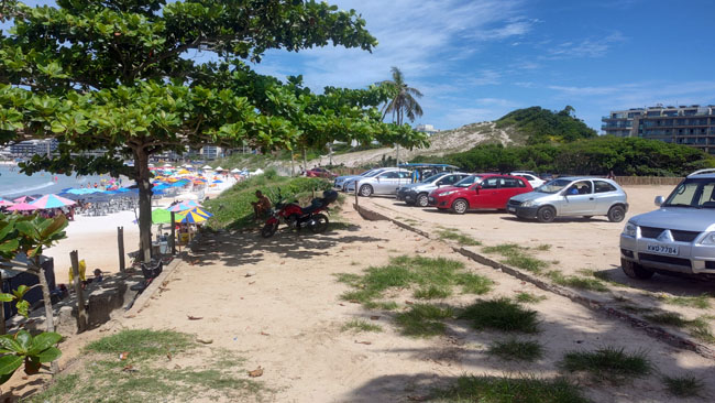 Ponto de estacionamento para MHs na Duna Preta, Praia do Forte - Cabo Frio